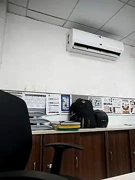 Snapshot of Desi_Londa_143 chatting on October 14, 2025, 4:46 am Desi Londa 143 online show from October 14, 2025, 4:46 am