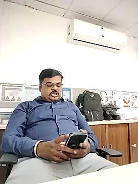 Snapshot of Desi_Londa_143 chatting on November 17, 2025, 6:08 am Desi Londa 143 online show from November 17, 2025, 6:08 am