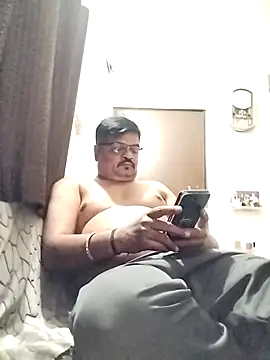 Snapshot of Desi_Londa_143 chatting on November 30, 2025, 5:28 pm Desi Londa 143 online show from November 30, 2025, 5:28 pm