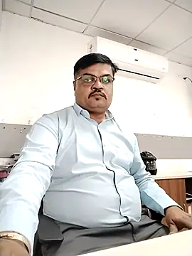 Snapshot of Desi_Londa_143 chatting on December 4, 2025, 5:50 am Desi Londa 143 online show from December 4, 2025, 5:50 am