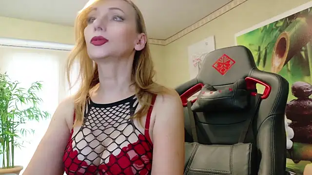 Snapshot of HotLana69 chatting on February 15, 2025, 3:50 pm HotLana69 online show from February 15, 2025, 3:50 pm