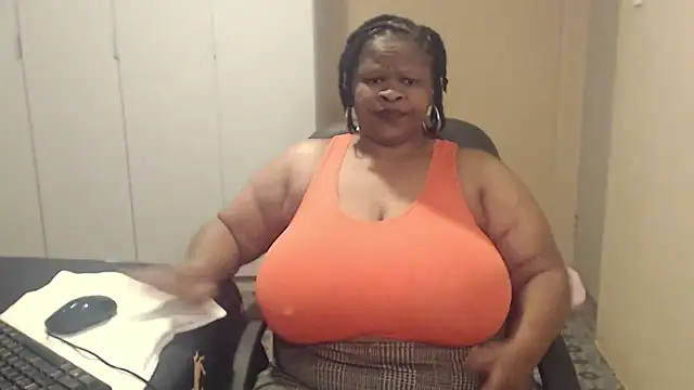 sweetnoziexx online show from October 5, 2025, 3:38 am