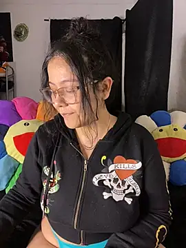 MsConejitaa online show from January 11, 2025, 1:53 pm