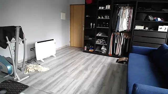 samricci21 online show from November 10, 2025, 1:43 pm