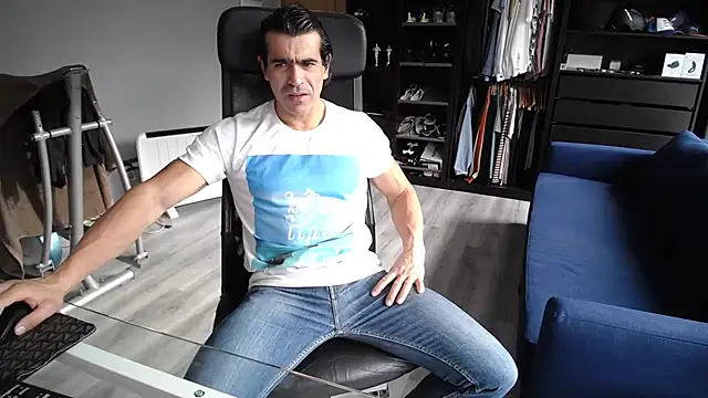 samricci21 online show from November 11, 2025, 3:12 pm