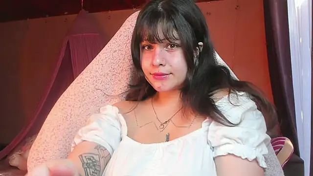 Snapshot of Renooh chatting on March 5, 2025, 11:38 am Renooh online show from March 5, 2025, 11:38 am