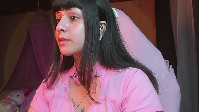 Snapshot of Renooh chatting on March 22, 2025, 2:37 am Renooh online show from March 22, 2025, 2:37 am