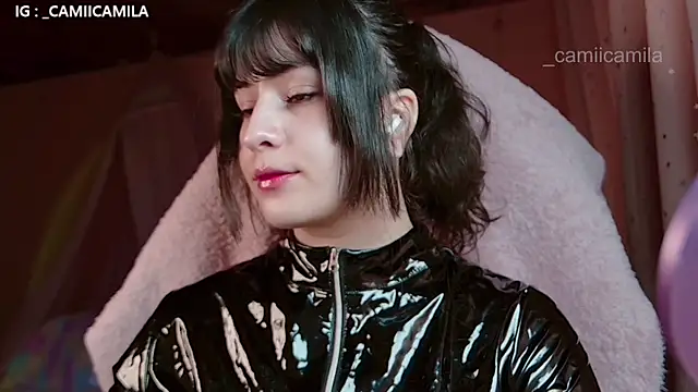 Snapshot of Renooh chatting on December 1, 2025, 1:32 am Renooh online show from December 1, 2025, 1:32 am