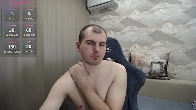 Snapshot of SerzhKorol1 chatting on March 9, 2025, 10:19 am SerzhKorol1 online show from March 9, 2025, 10:19 am