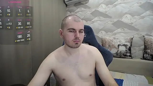 Snapshot of SerzhKorol1 chatting on March 17, 2025, 9:33 am SerzhKorol1 online show from March 17, 2025, 9:33 am