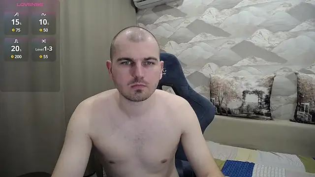 Snapshot of SerzhKorol1 chatting on March 17, 2025, 12:35 pm SerzhKorol1 online show from March 17, 2025, 12:35 pm