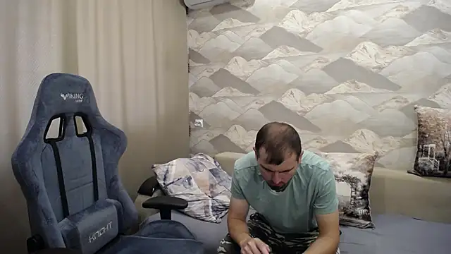 Snapshot of SerzhKorol1 chatting on September 9, 2025, 8:58 am SerzhKorol1 online show from September 9, 2025, 8:58 am