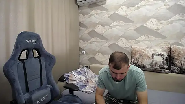 Snapshot of SerzhKorol1 chatting on September 12, 2025, 8:58 am SerzhKorol1 online show from September 12, 2025, 8:58 am