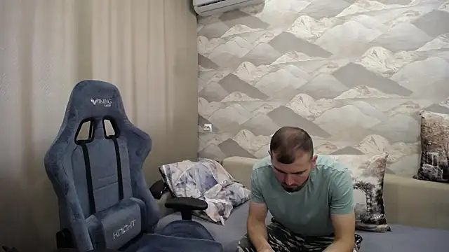 Snapshot of SerzhKorol1 chatting on September 13, 2025, 8:47 am SerzhKorol1 online show from September 13, 2025, 8:47 am