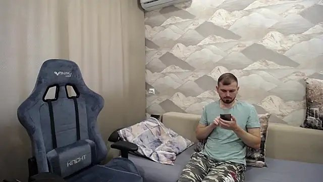 Snapshot of SerzhKorol1 chatting on September 14, 2025, 8:46 am SerzhKorol1 online show from September 14, 2025, 8:46 am