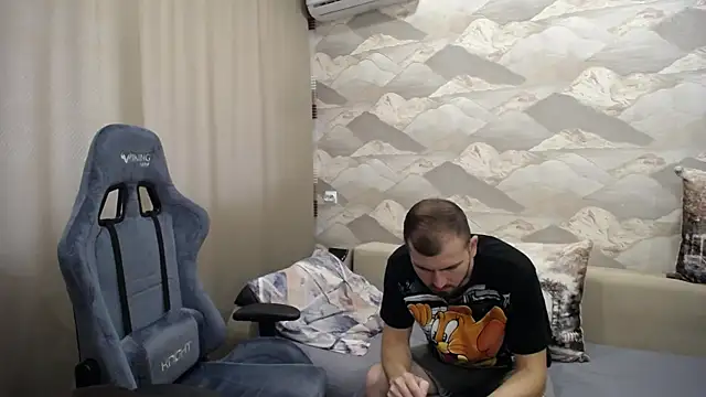 Snapshot of SerzhKorol1 chatting on September 22, 2025, 8:38 am SerzhKorol1 online show from September 22, 2025, 8:38 am