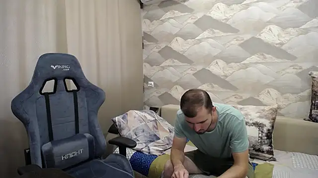 Snapshot of SerzhKorol1 chatting on October 4, 2025, 8:34 am SerzhKorol1 online show from October 4, 2025, 8:34 am