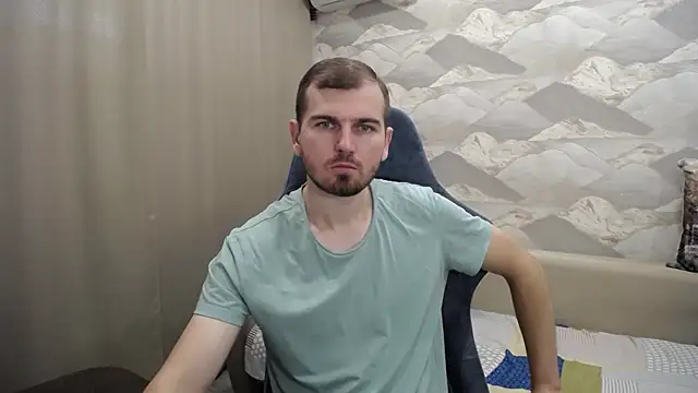 Snapshot of SerzhKorol1 chatting on October 5, 2025, 8:12 am SerzhKorol1 online show from October 5, 2025, 8:12 am