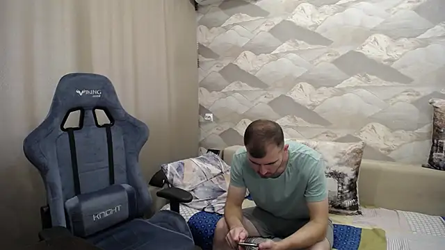 Snapshot of SerzhKorol1 chatting on October 8, 2025, 10:02 am SerzhKorol1 online show from October 8, 2025, 10:02 am