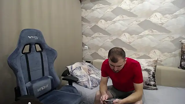 Snapshot of SerzhKorol1 chatting on October 10, 2025, 7:18 am SerzhKorol1 online show from October 10, 2025, 7:18 am