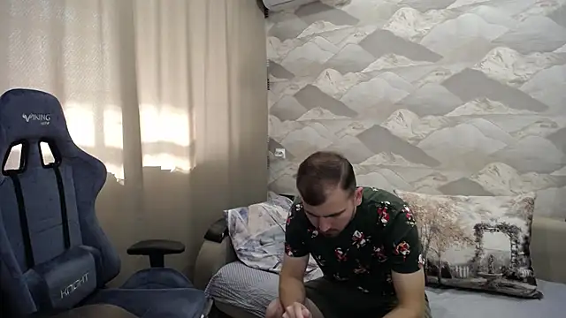 Snapshot of SerzhKorol1 chatting on October 18, 2025, 7:09 am SerzhKorol1 online show from October 18, 2025, 7:09 am