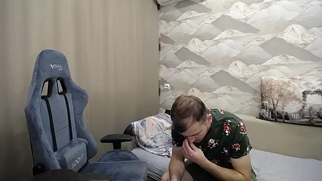 Snapshot of SerzhKorol1 chatting on October 21, 2025, 11:11 am SerzhKorol1 online show from October 21, 2025, 11:11 am