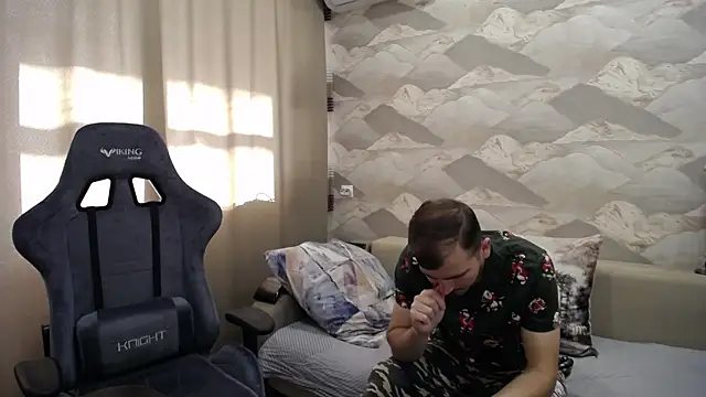 Snapshot of SerzhKorol1 chatting on October 25, 2025, 6:43 am SerzhKorol1 online show from October 25, 2025, 6:43 am