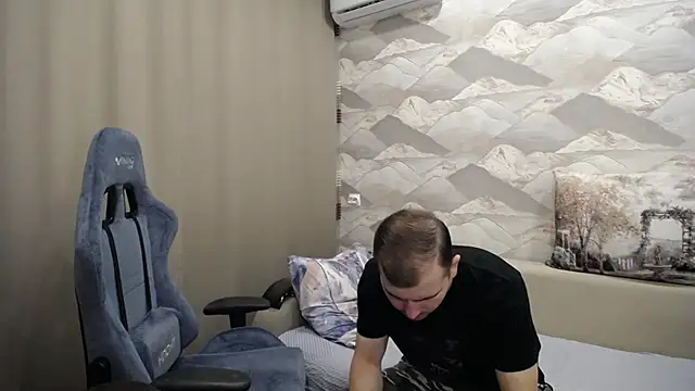 Snapshot of SerzhKorol1 chatting on October 28, 2025, 6:06 am SerzhKorol1 online show from October 28, 2025, 6:06 am