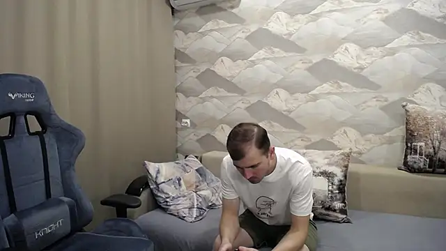 Snapshot of SerzhKorol1 chatting on November 6, 2025, 5:08 am SerzhKorol1 online show from November 6, 2025, 5:08 am