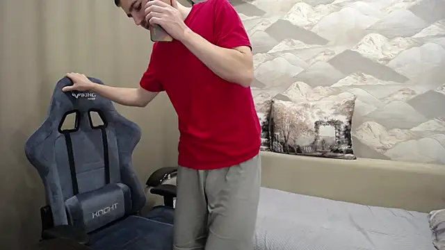 Snapshot of SerzhKorol1 chatting on November 20, 2025, 4:56 am SerzhKorol1 online show from November 20, 2025, 4:56 am