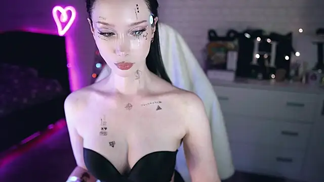 Snapshot of _Uindi_ chatting on January 22, 2025, 5:06 pm Uindi online show from January 22, 2025, 5:06 pm