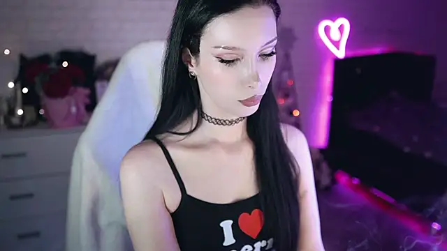 Snapshot of _Uindi_ chatting on February 23, 2025, 5:39 pm Uindi online show from February 23, 2025, 5:39 pm