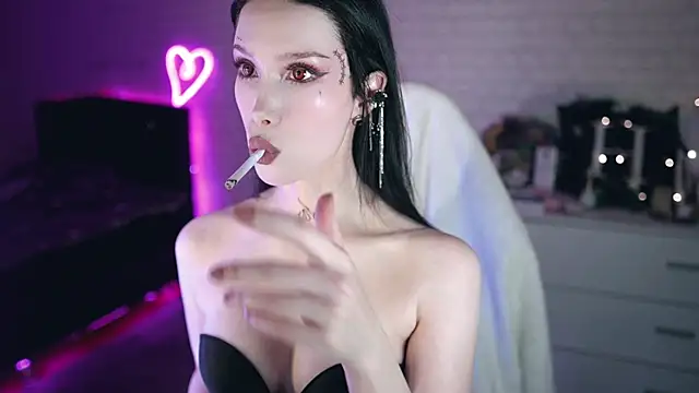 Snapshot of _Uindi_ chatting on March 6, 2025, 3:24 pm Uindi online show from March 6, 2025, 3:24 pm