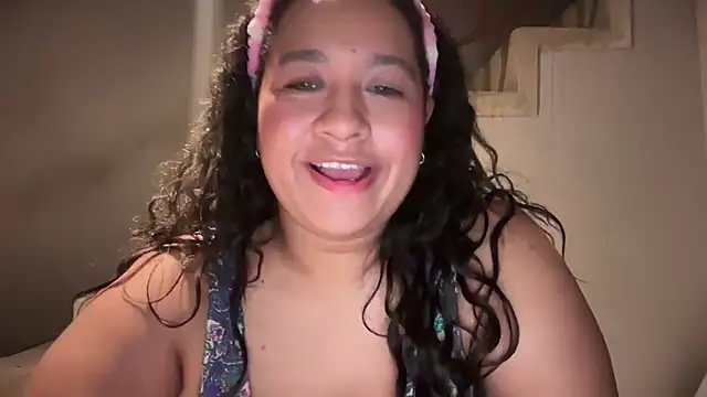 Snapshot of Big_boobs_lau_ chatting on October 4, 2025, 6:44 am Big boobs lau online show from October 4, 2025, 6:44 am