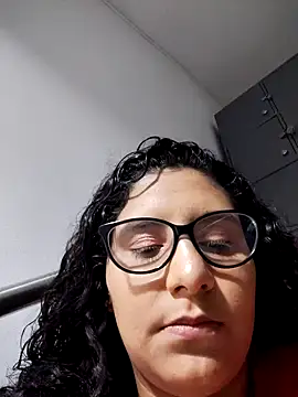 DanielleEvans  online show from February 11, 2025, 11:21 am