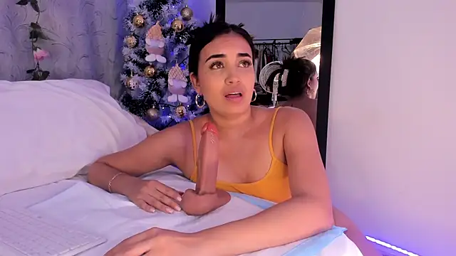 Snapshot of aisha_es chatting on December 9, 2024, 5:30 pm aisha es online show from December 9, 2024, 5:30 pm