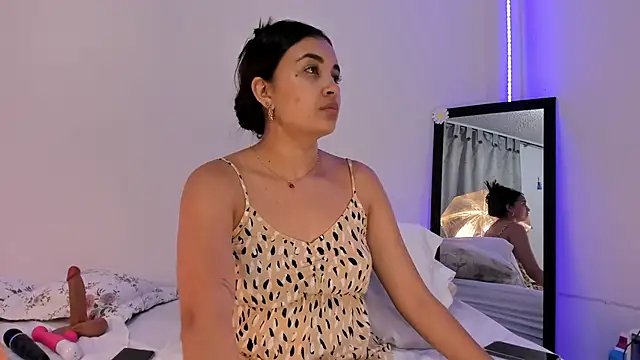 Snapshot of aisha_es chatting on January 15, 2025, 1:56 am aisha es online show from January 15, 2025, 1:56 am