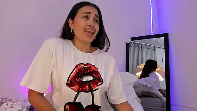 Snapshot of aisha_es chatting on January 29, 2025, 10:22 pm aisha es online show from January 29, 2025, 10:22 pm