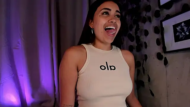 Snapshot of aisha_es chatting on February 28, 2025, 8:39 pm aisha es online show from February 28, 2025, 8:39 pm