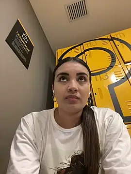 Snapshot of aisha_es chatting on March 12, 2025, 1:58 am aisha es online show from March 12, 2025, 1:58 am