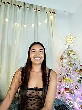 Snapshot of aisha_es chatting on December 4, 2025, 10:18 pm aisha es online show from December 4, 2025, 10:18 pm