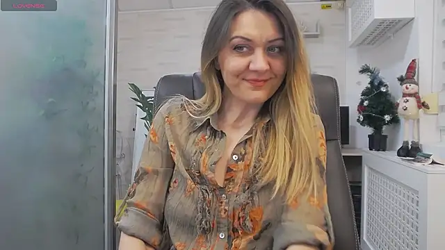 Snapshot of EllaMilf_ chatting on December 12, 2024, 4:32 pm EllaMilf online show from December 12, 2024, 4:32 pm