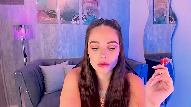 Snapshot of MelanieHudson_ chatting on December 7, 2024, 12:30 am MelanieHudson  online show from December 7, 2024, 12:30 am