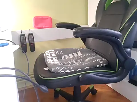 feathersify online show from September 24, 2025, 5:44 am