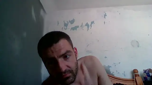 Snapshot of ThatGuyNextDoor1992 chatting on September 28, 2025, 7:14 am ThatGuyNextDoor1992 online show from September 28, 2025, 7:14 am