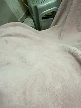 Snapshot of buri232 chatting on January 22, 2025, 7:14 am buri232 online show from January 22, 2025, 7:14 am