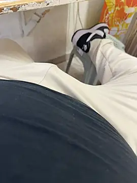 Snapshot of buri232 chatting on February 27, 2025, 7:04 pm buri232 online show from February 27, 2025, 7:04 pm