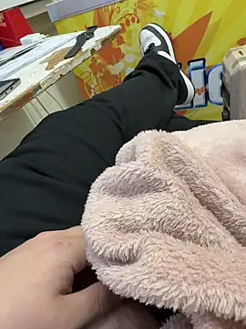 Snapshot of buri232 chatting on March 4, 2025, 5:24 pm buri232 online show from March 4, 2025, 5:24 pm