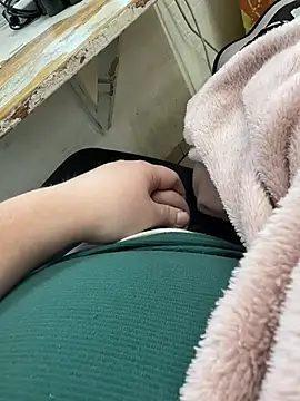 Snapshot of buri232 chatting on March 6, 2025, 7:25 am buri232 online show from March 6, 2025, 7:25 am