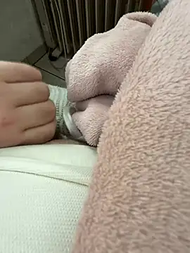 Snapshot of buri232 chatting on March 22, 2025, 2:14 pm buri232 online show from March 22, 2025, 2:14 pm